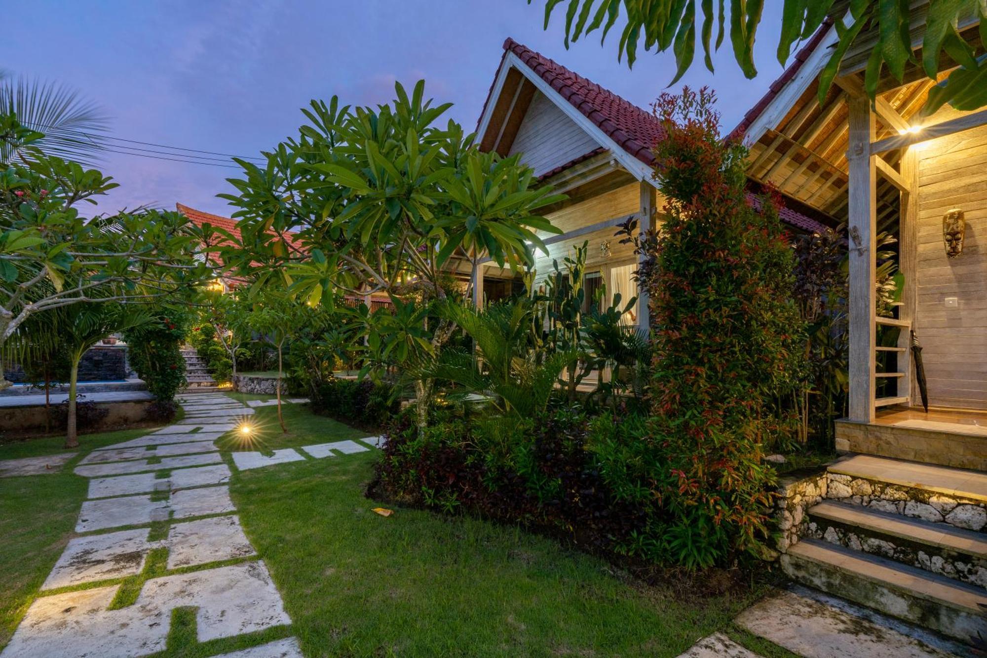 Le Biu Garden View Hotel Nusa Lembongan  Exterior photo